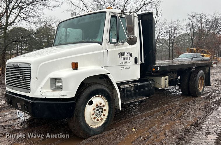 1999 Freightliner FL80 flatbed truck - NE9751