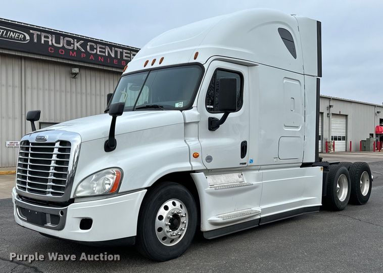 2018 Freightliner  Cascadia Evolution 125 semi truck - NI9767