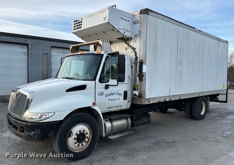 2005 International 4300 box truck - NM9260