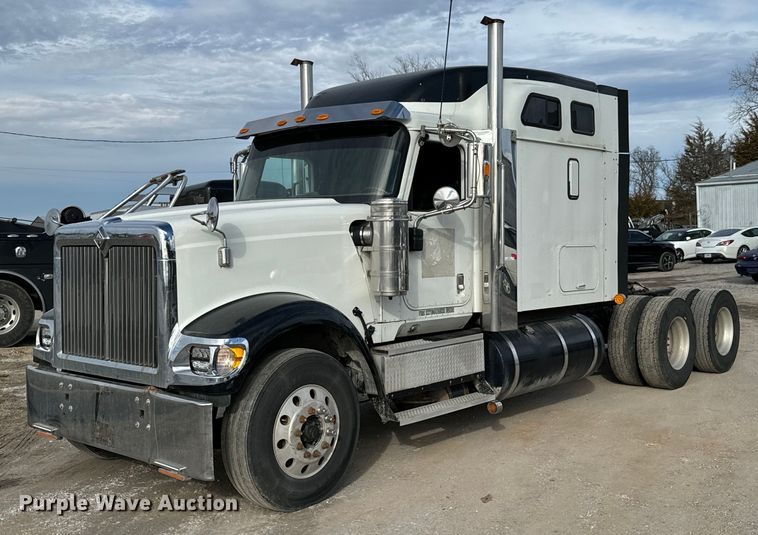 2007 International 9900i semi truck - OJ9437