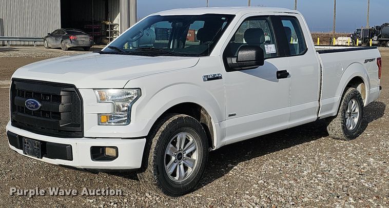 2015 Ford F150 XL SuperCab pickup truck - DK0531