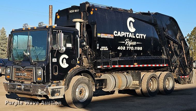 2008 Mack MRU613 refuse truck - DK0553