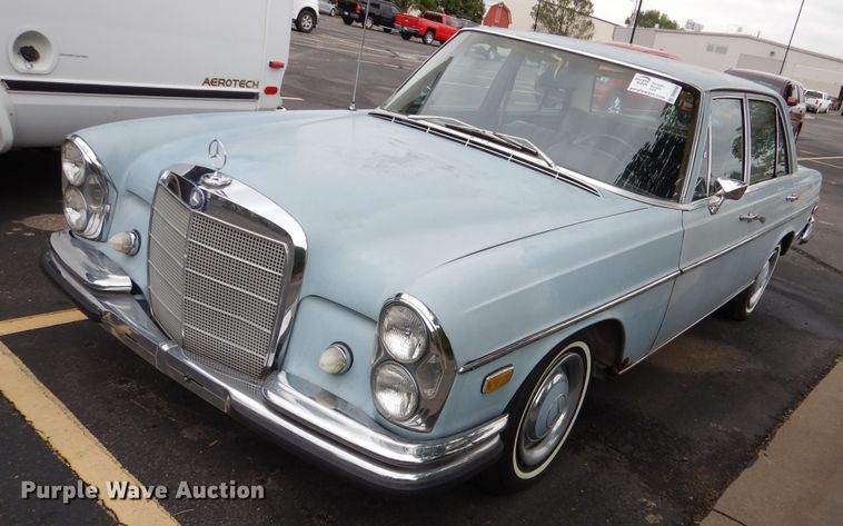 1968 Mercedes Benz 250S  - DN8698