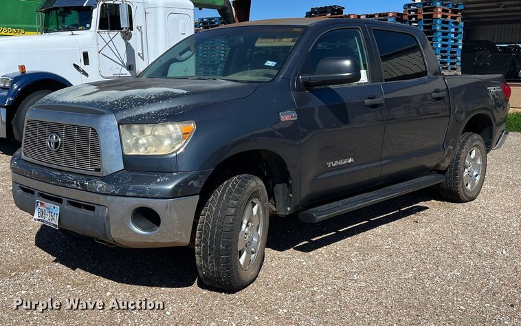 2007 Toyota Tundra CrewMax pickup truck - DS2911