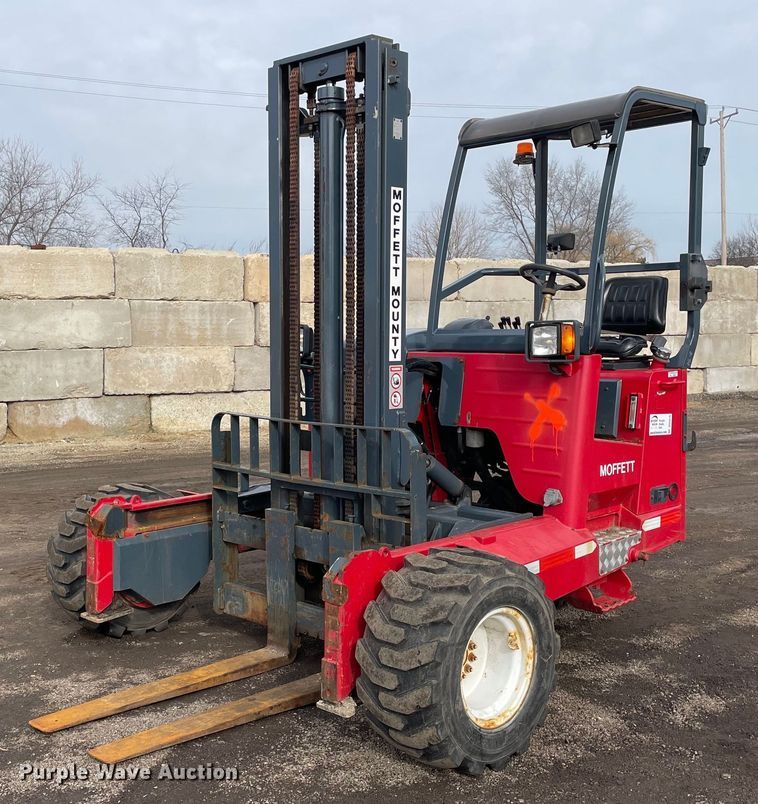 2012 Moffett M70 forklift - DS5415