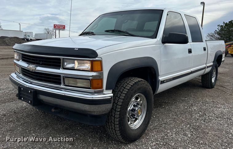 2000 Chevrolet  K2500 Crew Cab pickup truck - EG1177