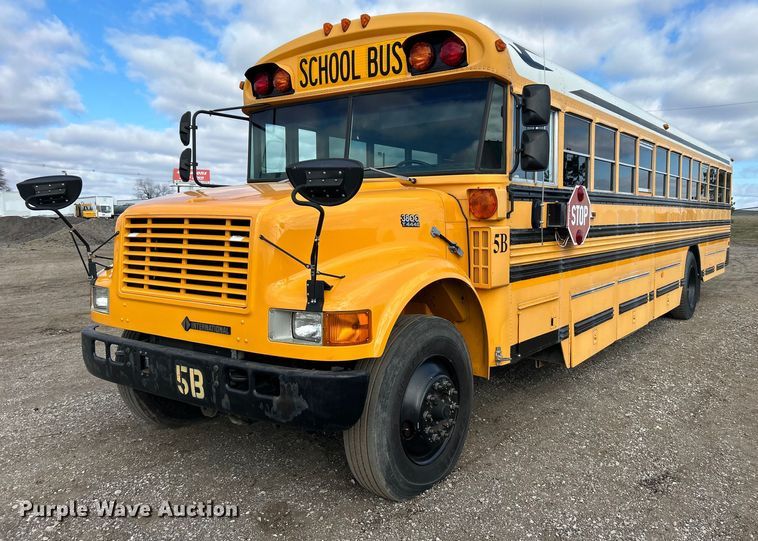 1999 International  3800 school bus - EG1224