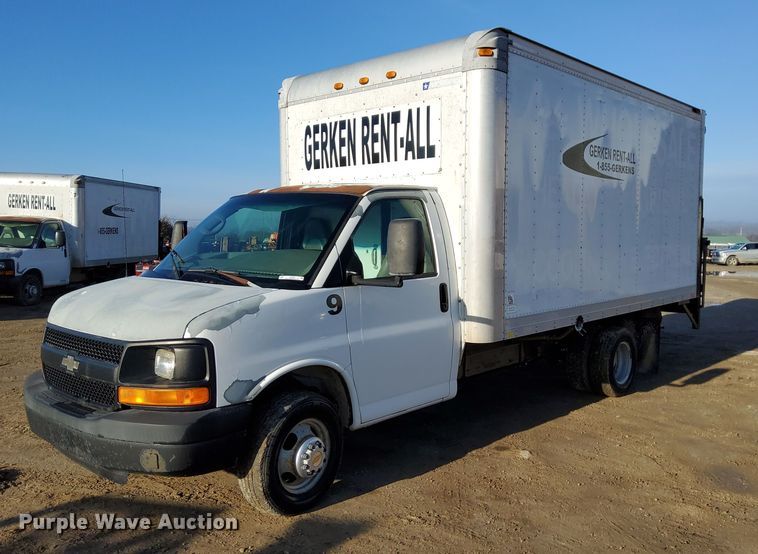 2007 Chevrolet  Express 3500 box truck - EI3502