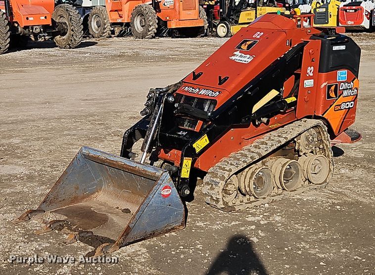 2019 Ditch Witch SK600 compact utility loader - EI3518