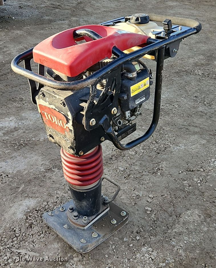 Toro VR-3100 plate compactor - EI3522