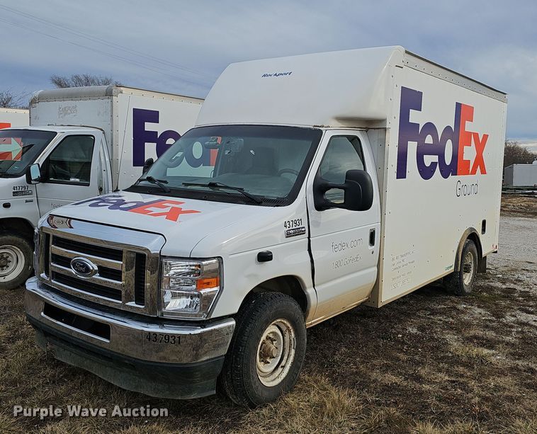 2021 Ford E350 Super Duty delivery van - EJ5858