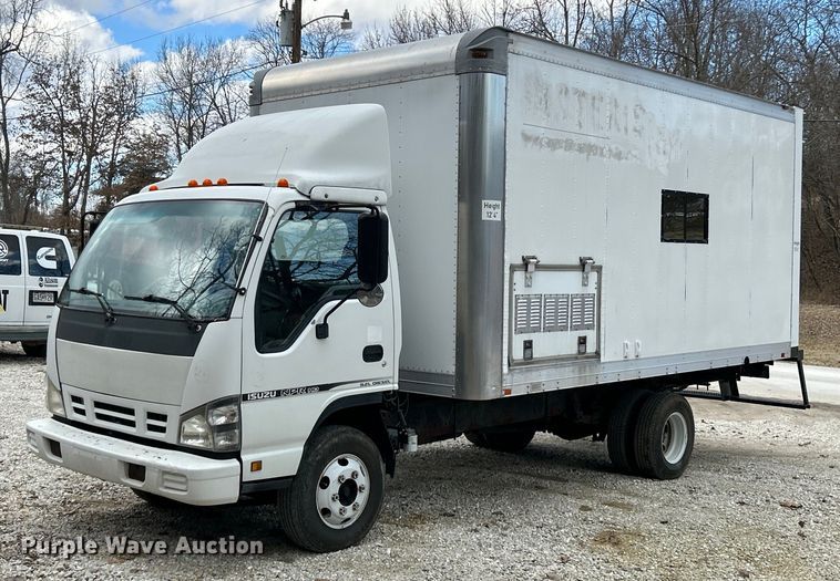 2007 Isuzu NPR HD box truck - EK4028