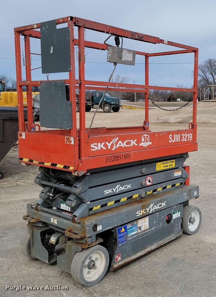 Skyjack SJ000 3219 scissor lift - LD9111