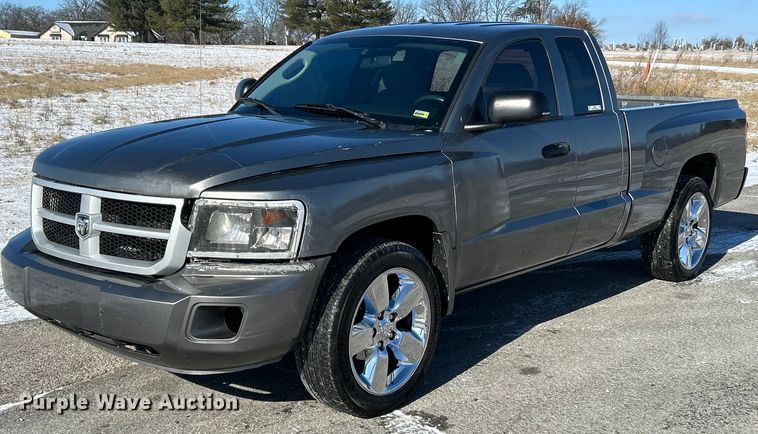 2010 Dodge Dakota Ext. Cab pickup truck - NE9730