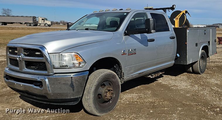 2015 Dodge Ram 3500HD Crew Cab utility bed pickup truck - NZ9154