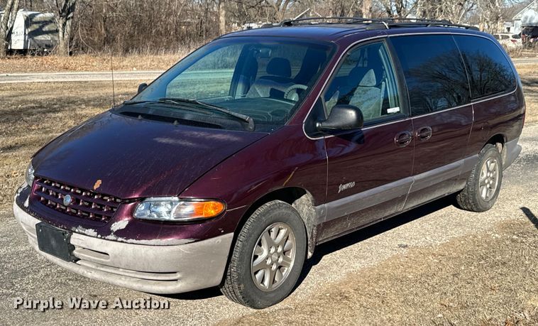 1999 Plymouth Grand Voyager van - OJ9424