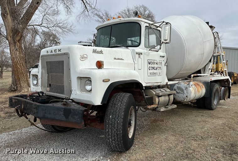 1980 Mack RL685LS ready mix truck - DM2690