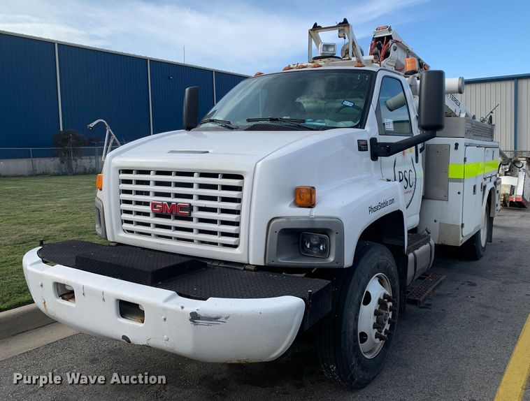 2008 GMC 7500 bucket truck - DP8789