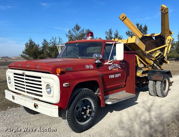 1972 Ford F600 with Vermeer tree spade - DS0814