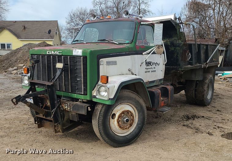 1979 GMC Brigadier dump truck - DS7270
