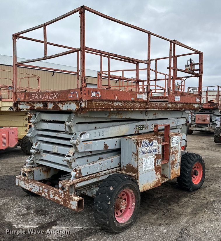 1997 Skyjack SJ8841 scissor lift - DV9866