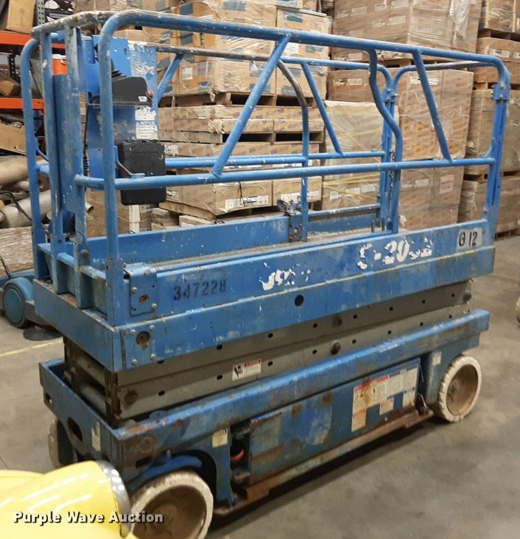 2000 Genie GS-2032 scissor lift - DV9871