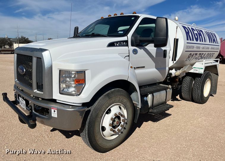 2019 Ford F750 Super Duty water truck - EI0621