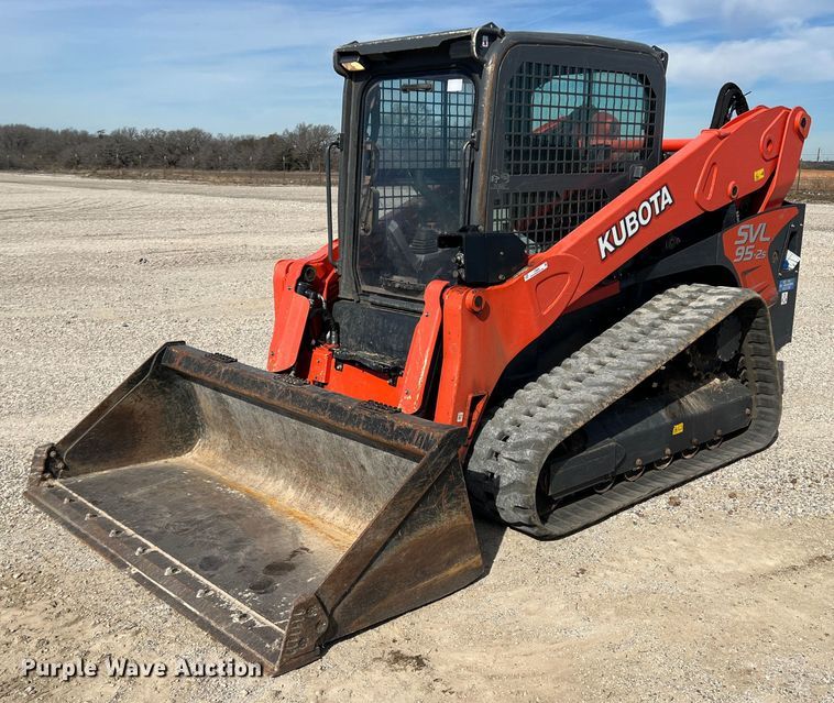 2021 Kubota  SVL95-2s tracked skid steer loader - JT9024