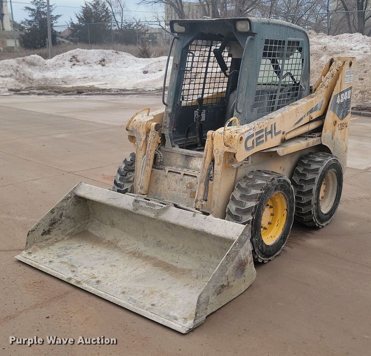 2004 Gehl 4840 skid steer loader - LA9625