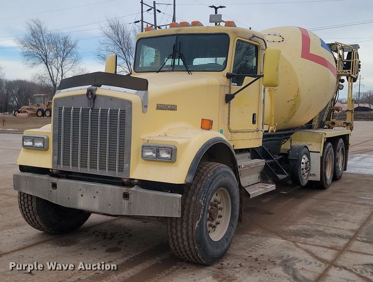 2003 Kenworth  W900 ready mix truck - LA9634