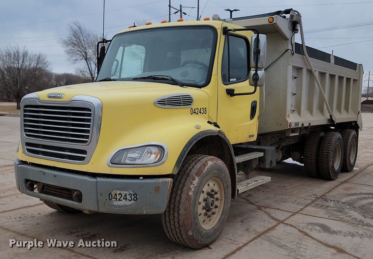 2006 Freightliner  M2 Business Class dump truck - LA9640