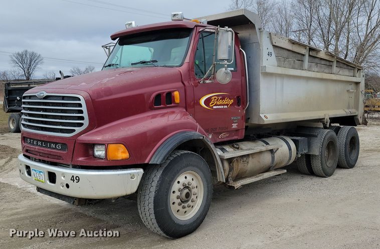 2009 Sterling L-Line dump truck - LC9822