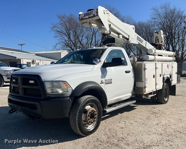 2014 Dodge Ram 5500 HD bucket truck - LD9957