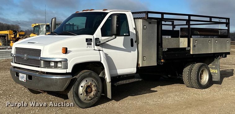 2004 Chevrolet  C4500 flatbed truck - LO9458