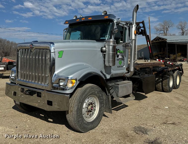 2011 International  Paystar roll-off container truck - NF9323