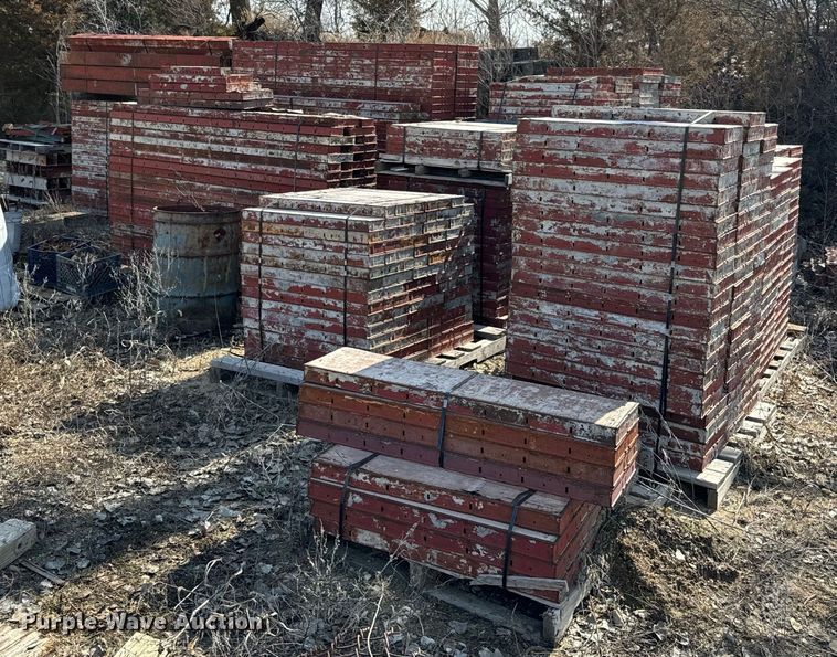 Symons concrete wall forms - NF9325
