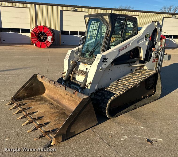 2007 Bobcat T300 tracked skid steer loader - NM9277