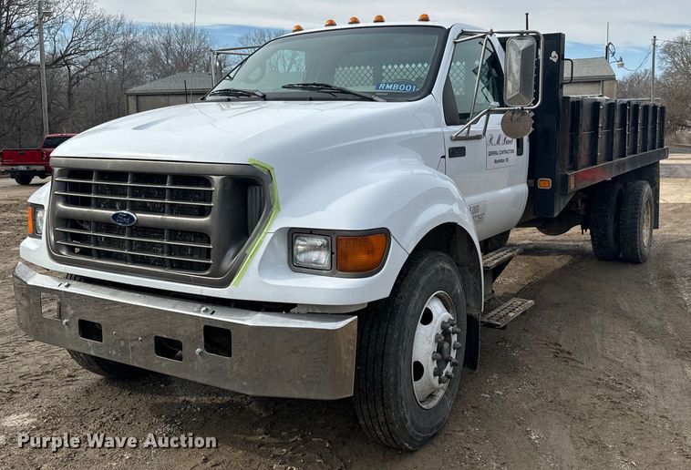 2000 Ford  F650 dump flatbed truck - NN9484