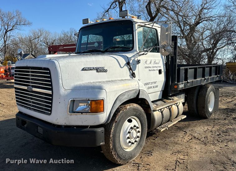1993 Ford L9000 dump flatbed truck - NN9493