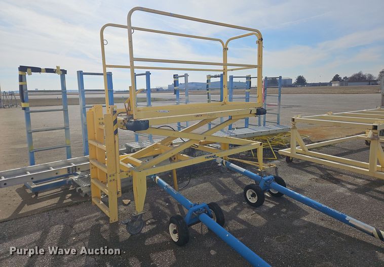 Tronair 04-5039-5111 aircraft maintenance platform - OJ9733
