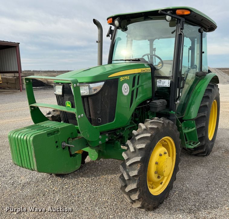 2015 John Deere 5075E MFWD tractor - DK6775