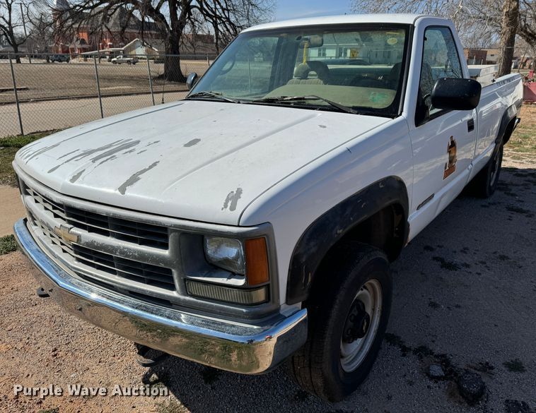 1995 Chevrolet K2500 pickup truck - DK6785