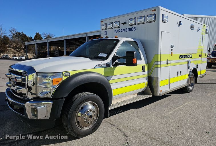 2014 Ford F550 Super Duty XLT ambulance - DM1538