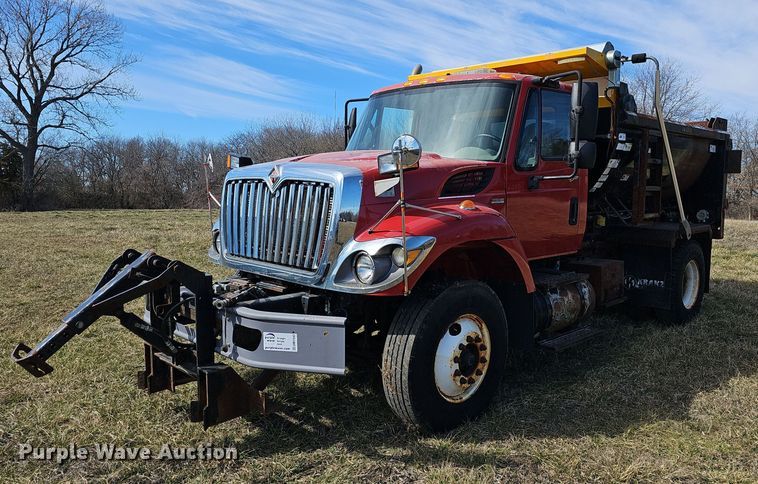 2011 International  WorkStar 7300 dump truck - DM1543