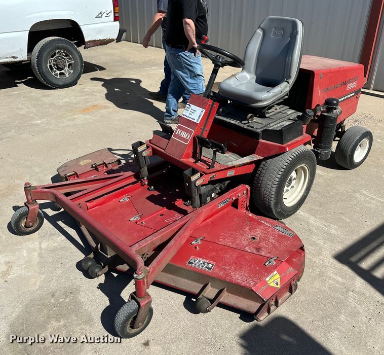 Toro Groundmaster 225 lawn mower - DM2702