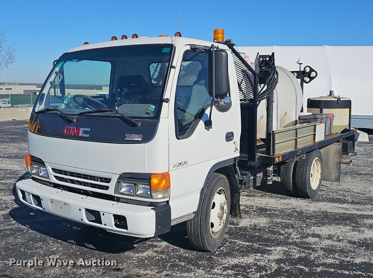 2001 Isuzu NQR flatbed truck - EJ5890