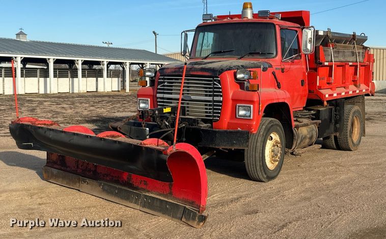 1995 Ford L8000 dump truck - NF9338