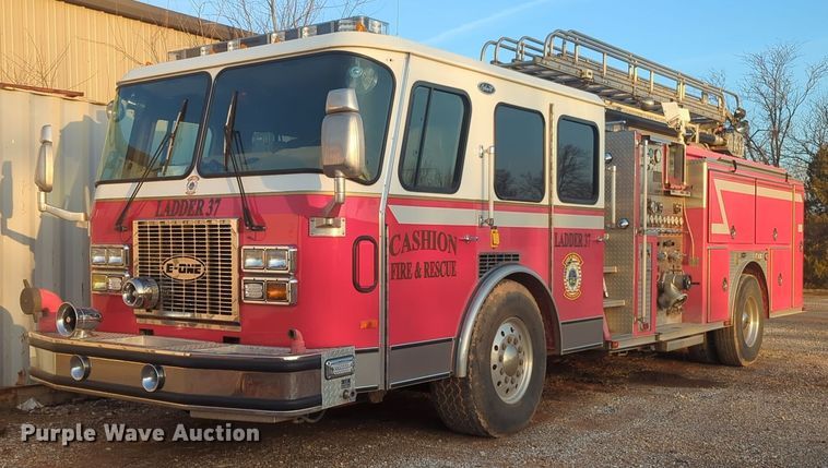 1993 E-One Cyclone ladder fire truck - OD9198