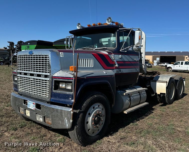 1985 Ford L9000 semi truck - DQ6736