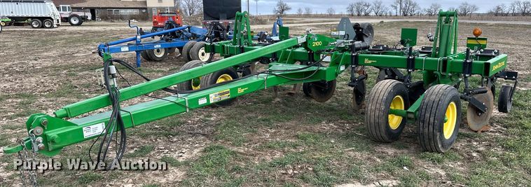 2015 John Deere 2100X in-line ripper - DQ6738